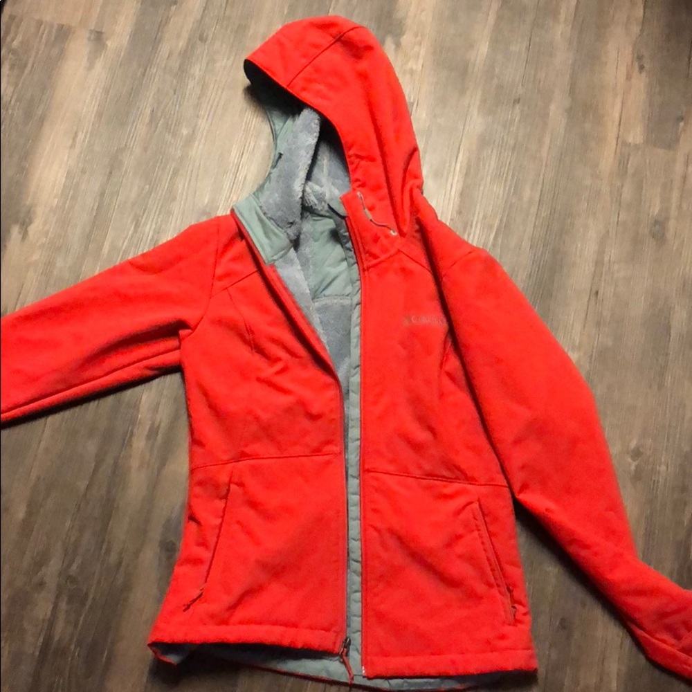 Dark Pink Colombia Omni-Wind Jacket Size Small